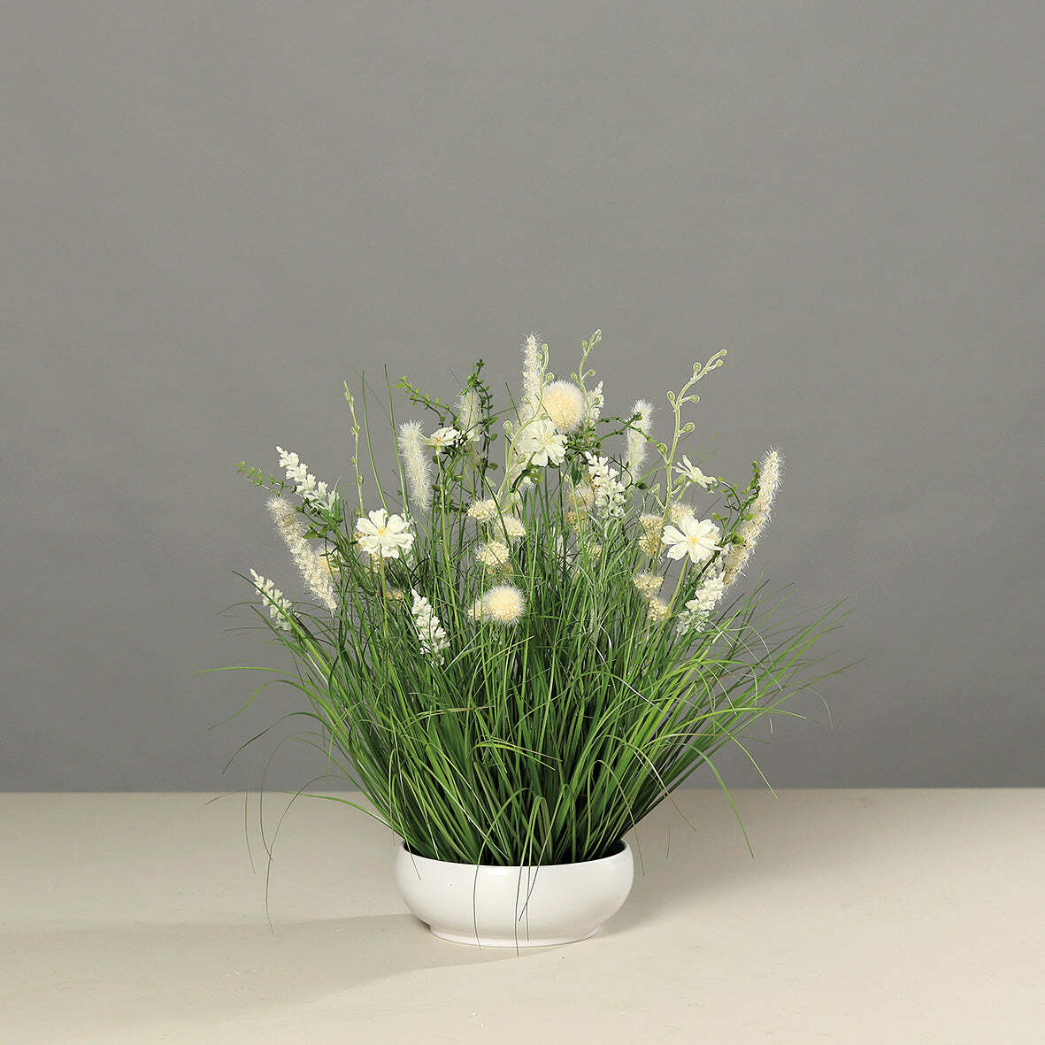 Composition artificielle fleurs de prairie - coupe céramique blanche - H.50cm blanc